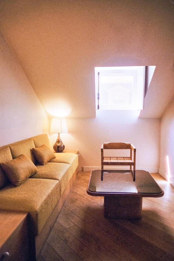 Hotel Habituel Parigi Esterno foto